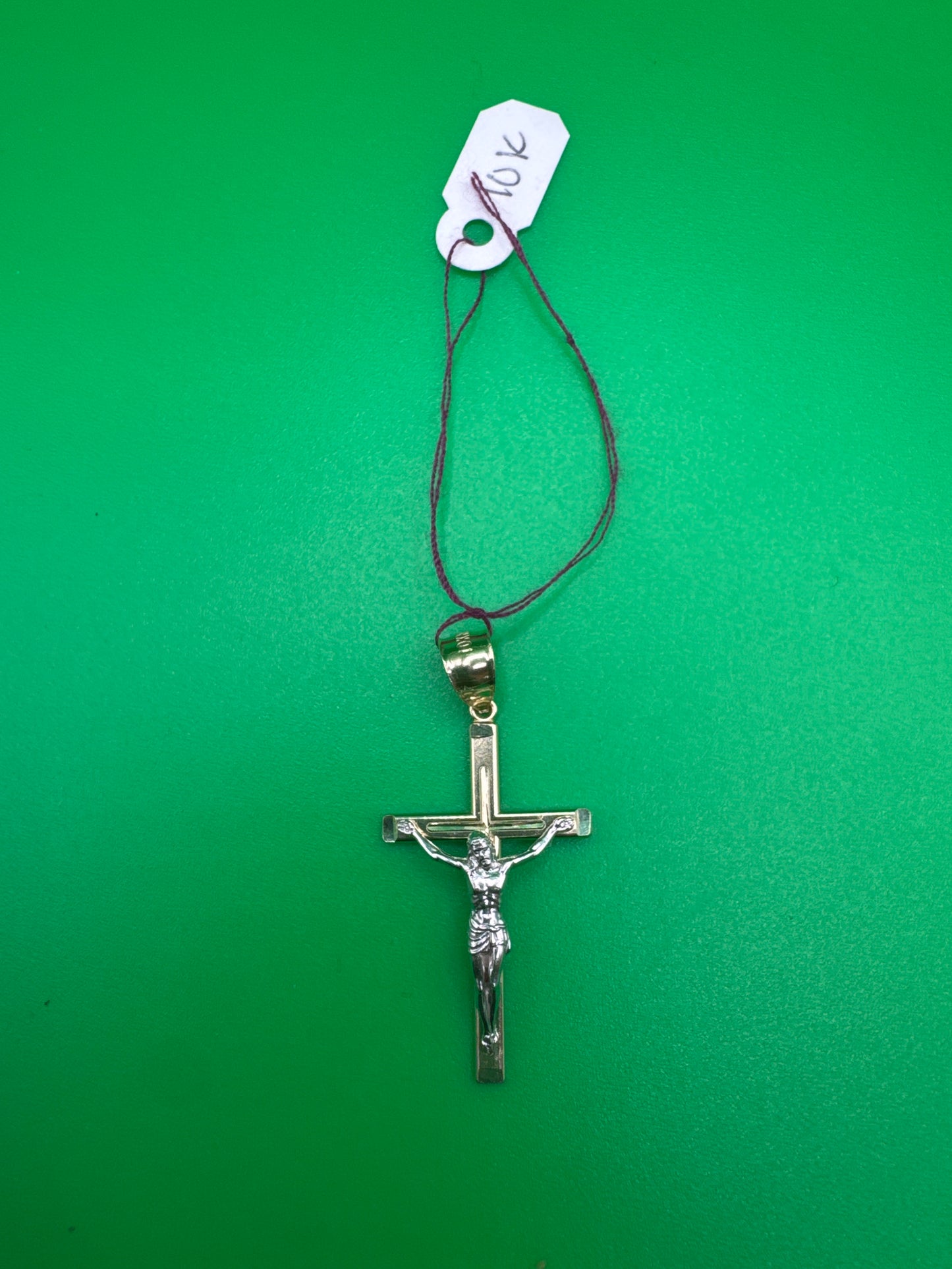 10 K cross pendant