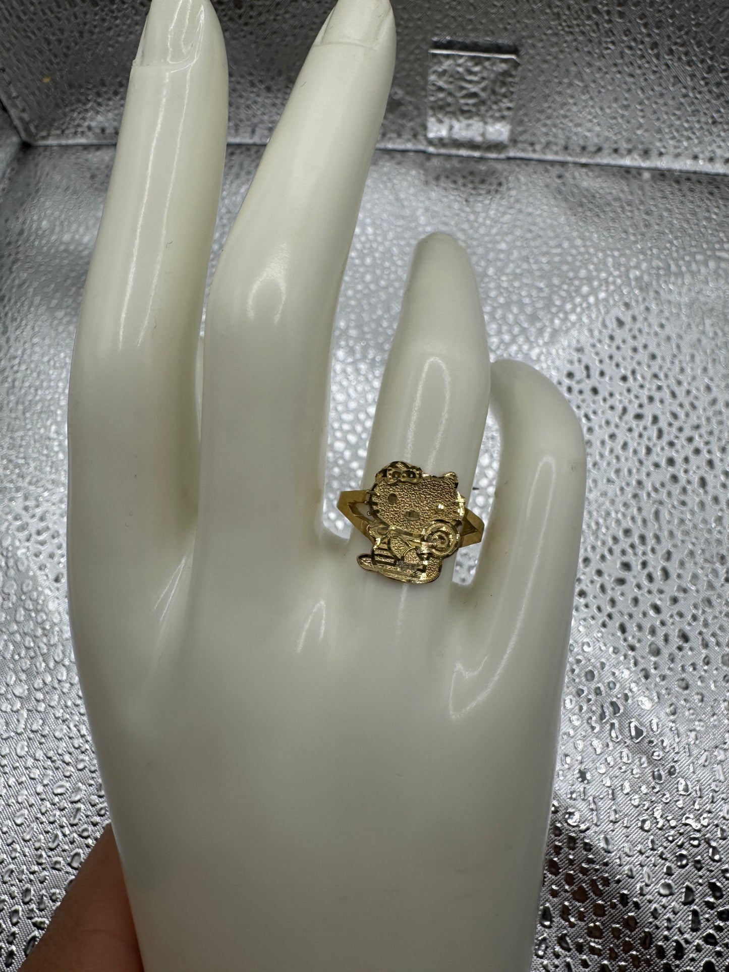 10k hello kitty lollipop ring