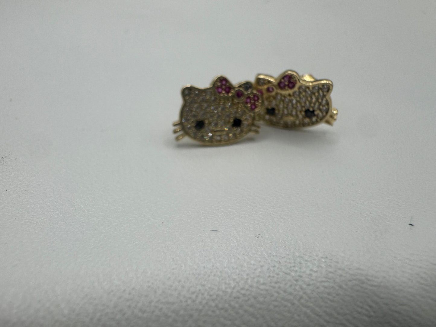 10k hello kitty studs