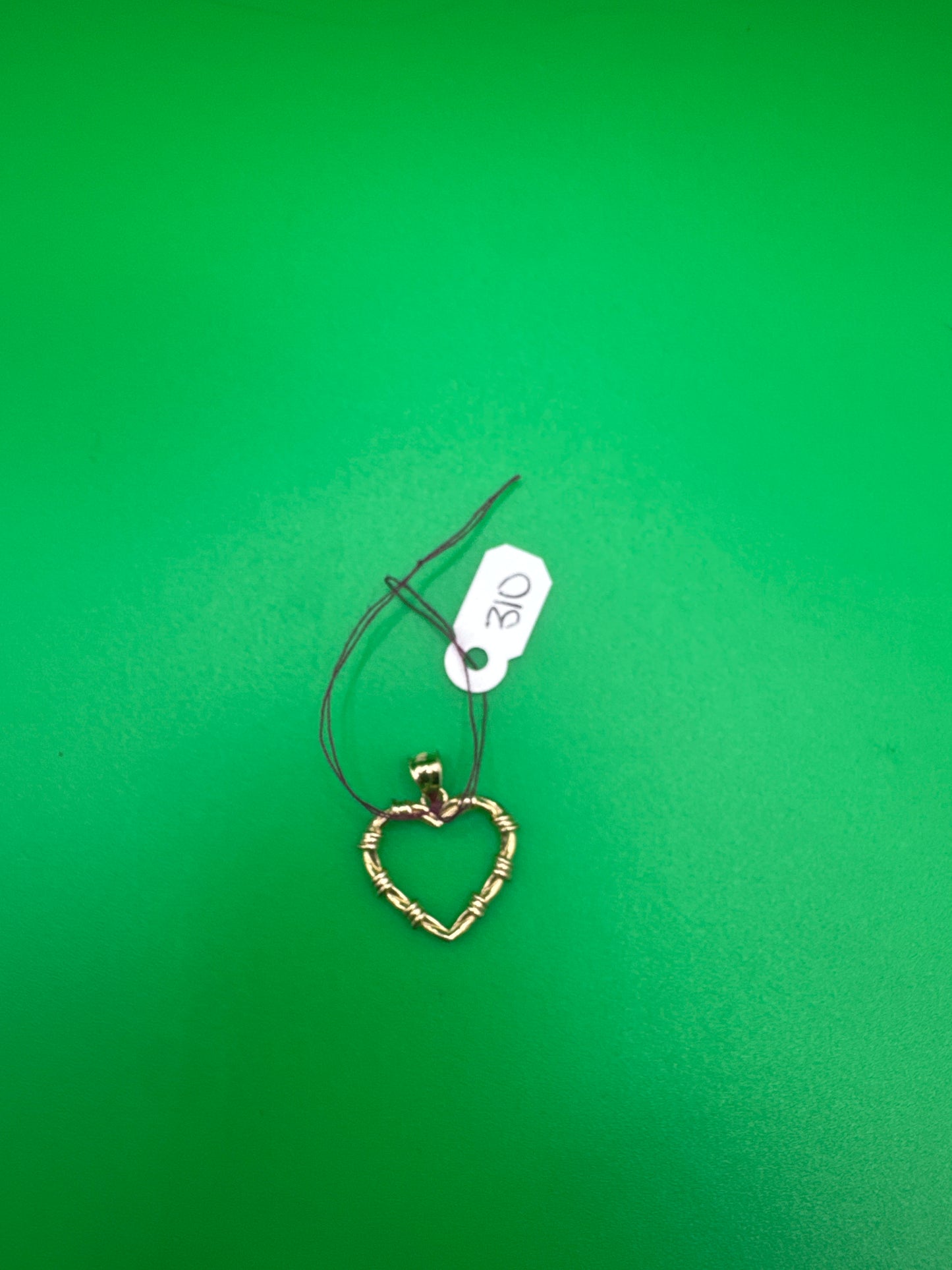 10 K heart pendant