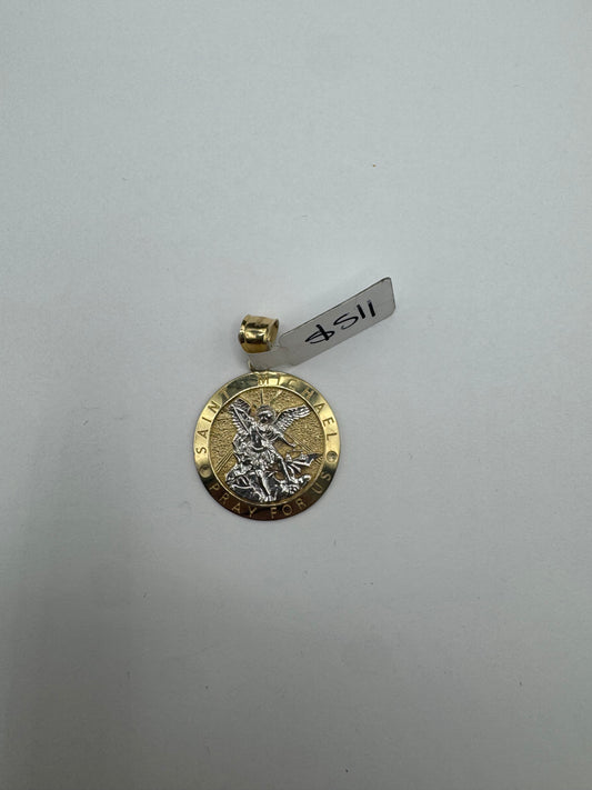 10k pendant