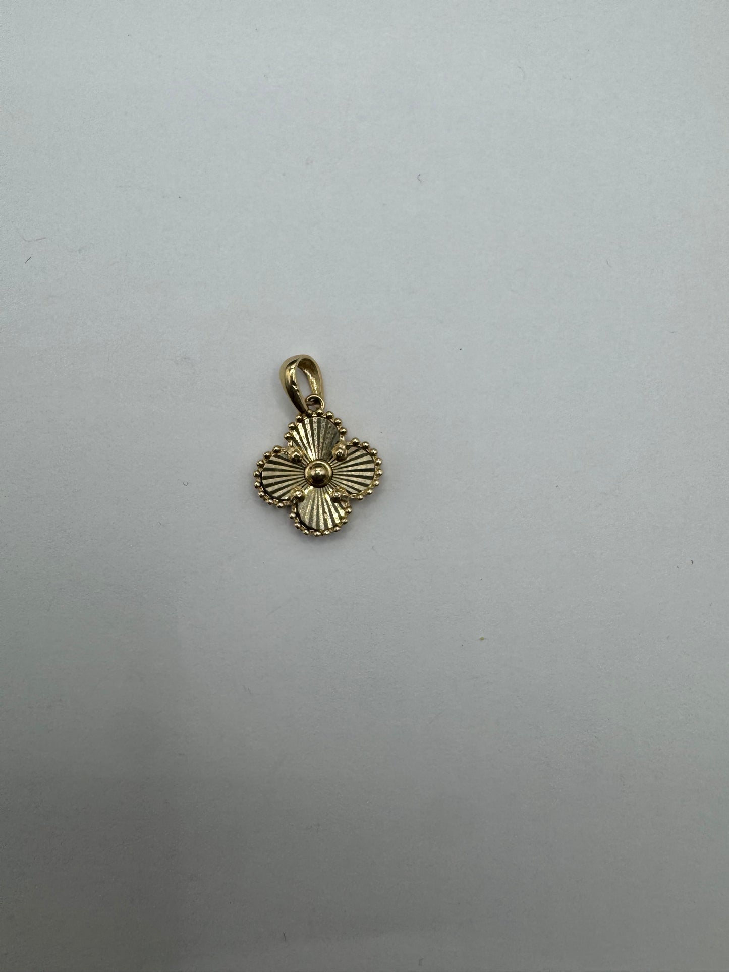10k pendant